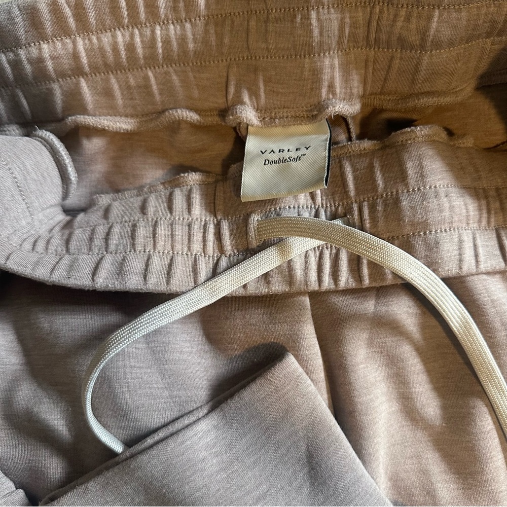 Varley slim cuff pant, size large! - Picture 7 of 8